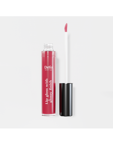 Lip gloss with a lacquered finish